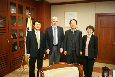 유럽입자물리가속기연구소(cern) dr.heuer 소장 방문
