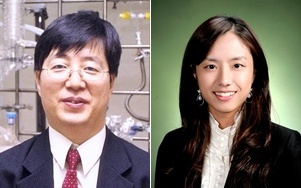 Prof. Kim Jin-kon, and Jo A-ra, a doctoral program student at POSTECH