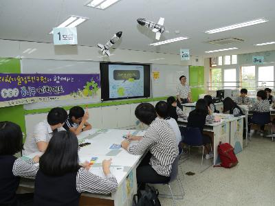 2016 꿈나무과학멘토 방문 과학강연 관평중 편 이미지
