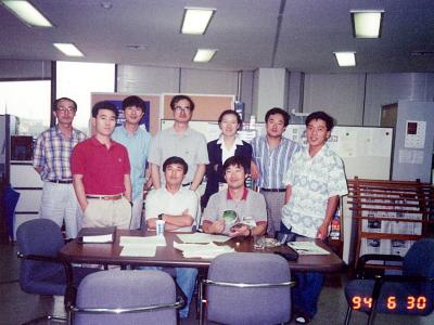 KORDIC 공용정보사업실에서 실원들과 함께 : 김정원